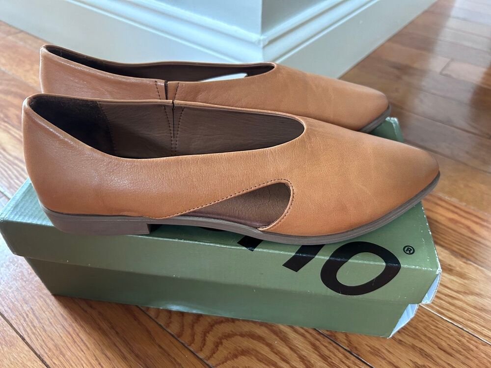 Bueno "Bardot" Tan Leather Cutout Pointed Toe Flats Shoes w/ Box Size 41 / US 10